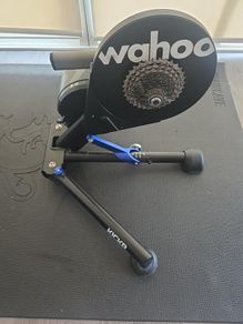 Wahoo KICKR V5 Smart Turbo Trainer + Cassette