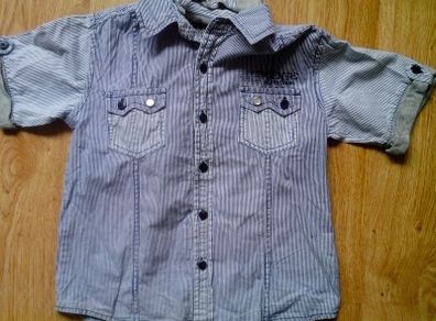 SALE E1  T-shirt.  Age 3-4