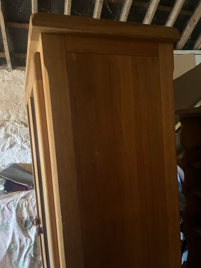 Solid OAK display cabinet.OAK shelves