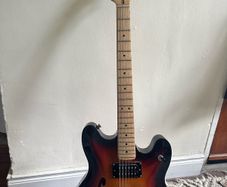 Squire Affinity Starcaster Hollowbody