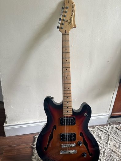 Squire Affinity Starcaster Hollowbody
