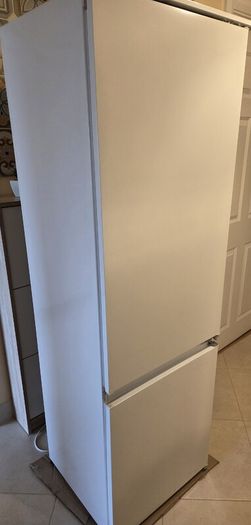 Electrolux Integrated 70/30 Frost Free Fridge Freezer