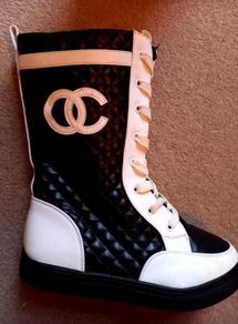 Girls boots size 34/220
