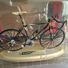 Diecast Giant Bicycle 1:8 scale