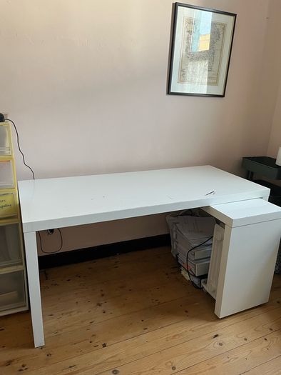 Ikea malm desk with pull out section