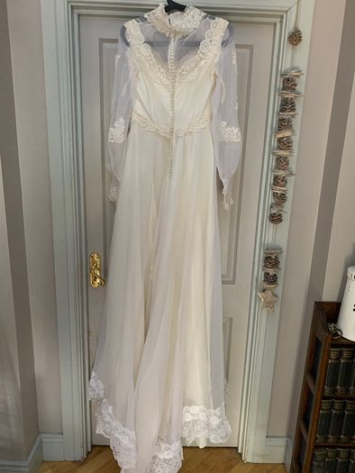 Vintage wedding dress