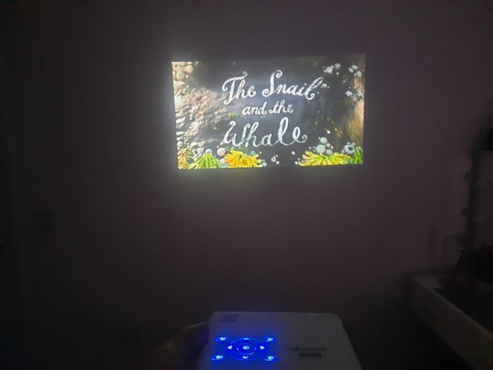 Pocket projector HDMI USB SD AV Micro Usb, Wifi chargeable
