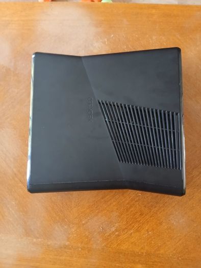 Xbox 360 with Games and Kinect