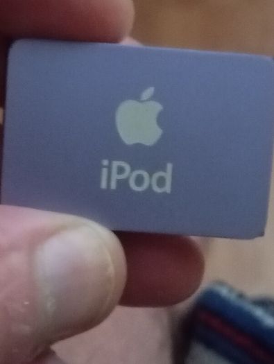 apple shuffle & iPod.