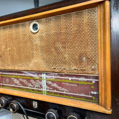 Old -  early 1050sPYE radiogram