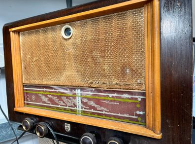 Old -  early 1050sPYE radiogram