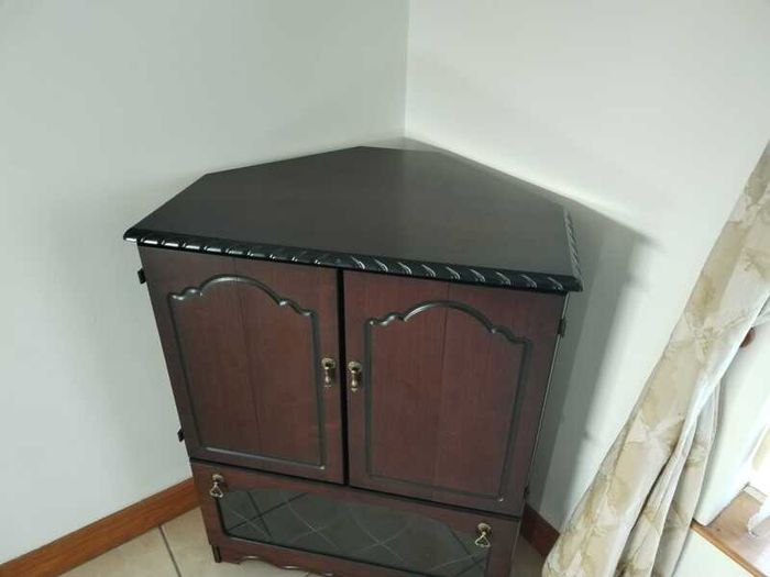 Television Unit - TV Wooden Corner Unit with folding doors & Pull Down Glass Cabinet Door - For Kitchen, Bedroom, Sitting, Lounge, Conservatory / Sun Room etc in your house