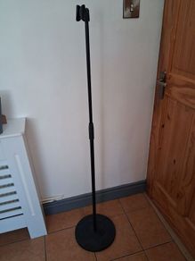 Mic Stand , height adjustable round base straight stand.