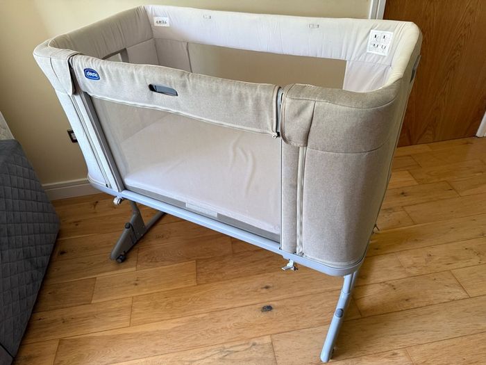 Chicco Next2Me Forever baby crib (beige)