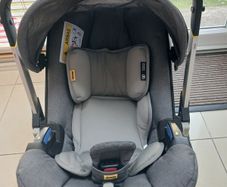 Doona Max Car seat , Stroller and Isofix base