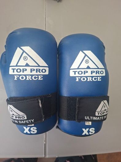 Sparring gloves
