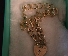 Gold Hearth bracelet 9ct