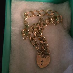 Gold Hearth bracelet 9ct