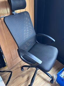 Swivel computer chair