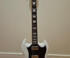 Epiphone SG white