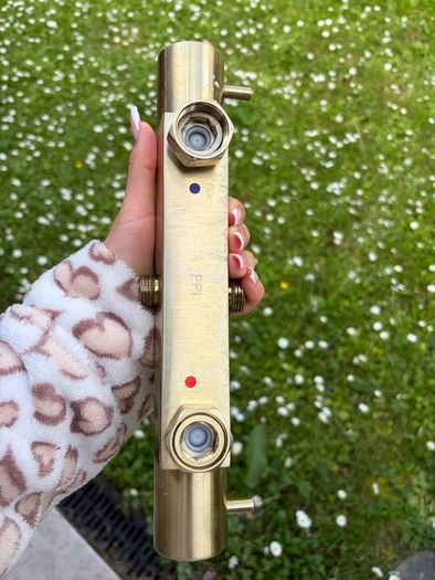 Brass gold rain shower