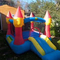 Happy Hop Bouncy Castle with Slide