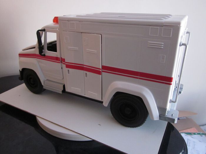 WWE Wrekkin Slambulance Breakway Vehicle