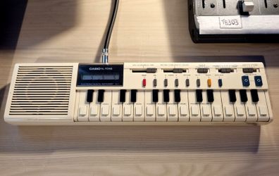 Casio VL-Tone VL-1 Electronic Musical Instrument - Synth/ Preset Drum Machine  - Postage