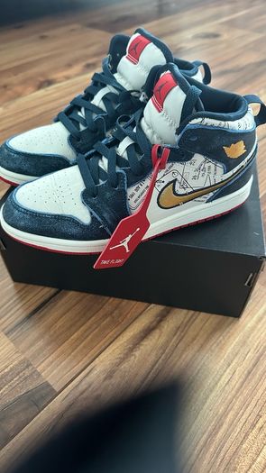 Nike Air Jordan trainers. Size 2.5uk/ 35eu.