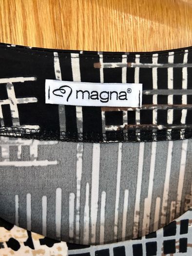 Magna 2 pocket tunic size 28/30