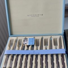 Newbridge silverware 12 piece Steak knife and fork set