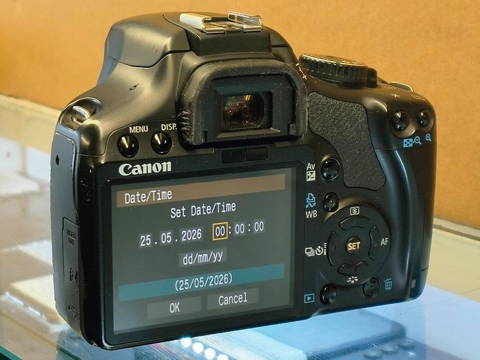 Canon EOS 450D Body Only With Battery