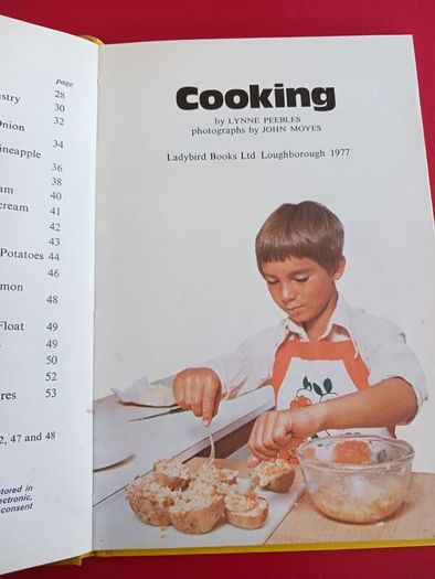 Ladybird/ Ist edition/ 1977/ Learnabout Cooking