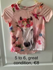 Girls t shirt, 5 to 6, great condition