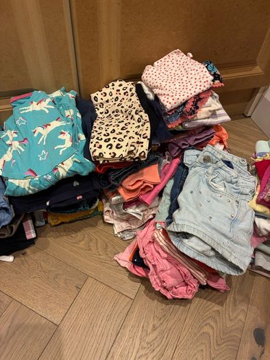 Girls bundle (250 items)