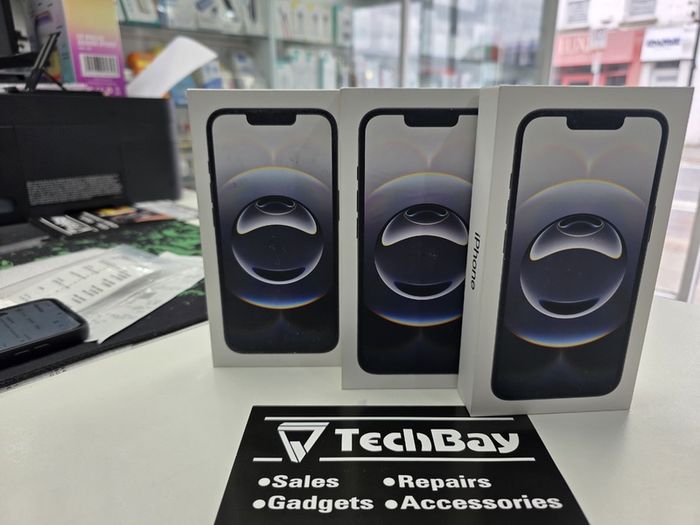 iPhone 16e iPhone 16e