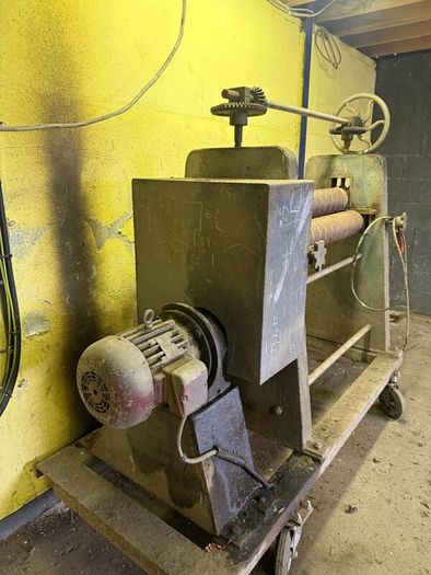 Corrugated roller