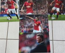 6 Signed Man Utd Photos