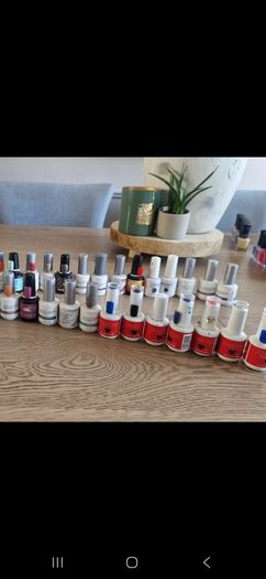 gel and nail polishes