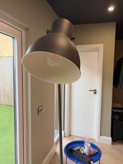 Floor lamp