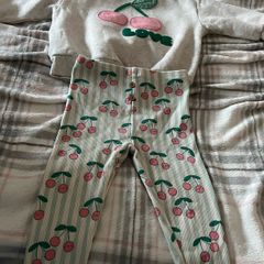 Girls two piece 9/12 mths new never worn