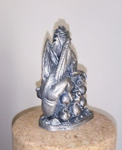 Metal Figure With Crystal - The Dragon Of The Sculls - No Box