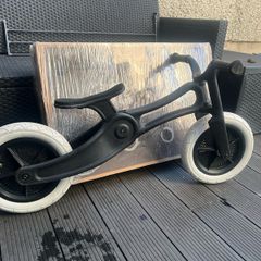 Wishbone balance bike