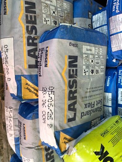 Larson tile adhesive
