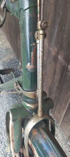 Antique Raleigh Roadster Bicycle  all originals for restoration project all works just needs tyres great original piece for the collection solid bike gears all work too