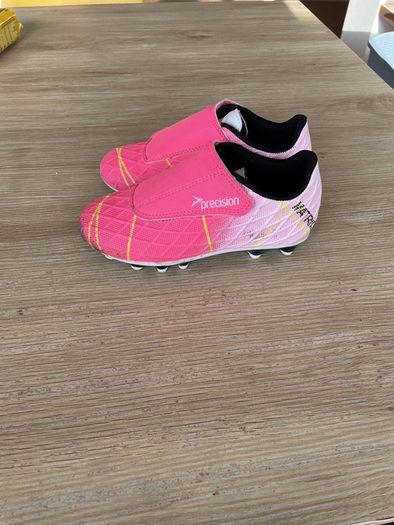 Girls football boots