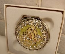 Compact mirror