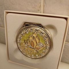 Compact mirror