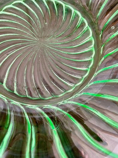 Uranium Green Vintage Glass Carnival Serving Bowl by Bagley UK