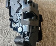 Door lock actuator